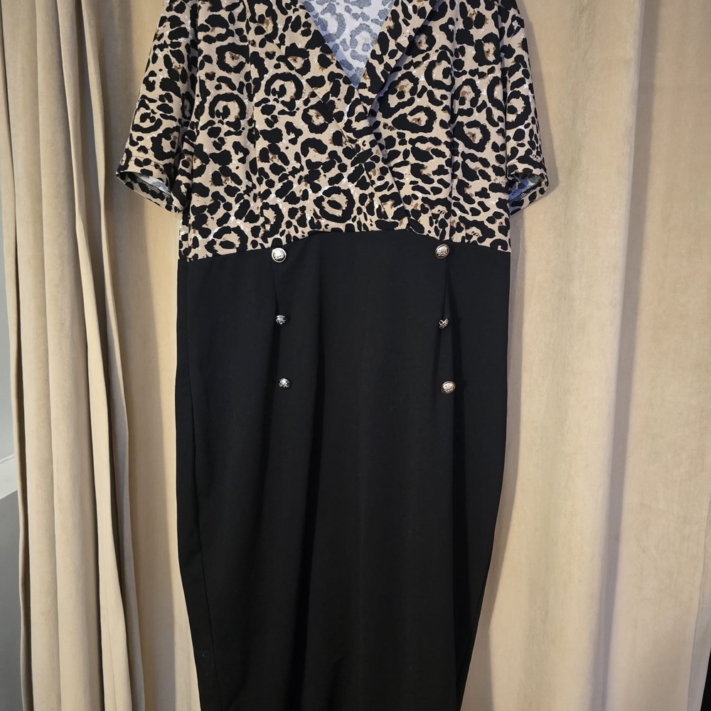 NWOT Shein Leopard Print and Black Dress With Button Accent 4X